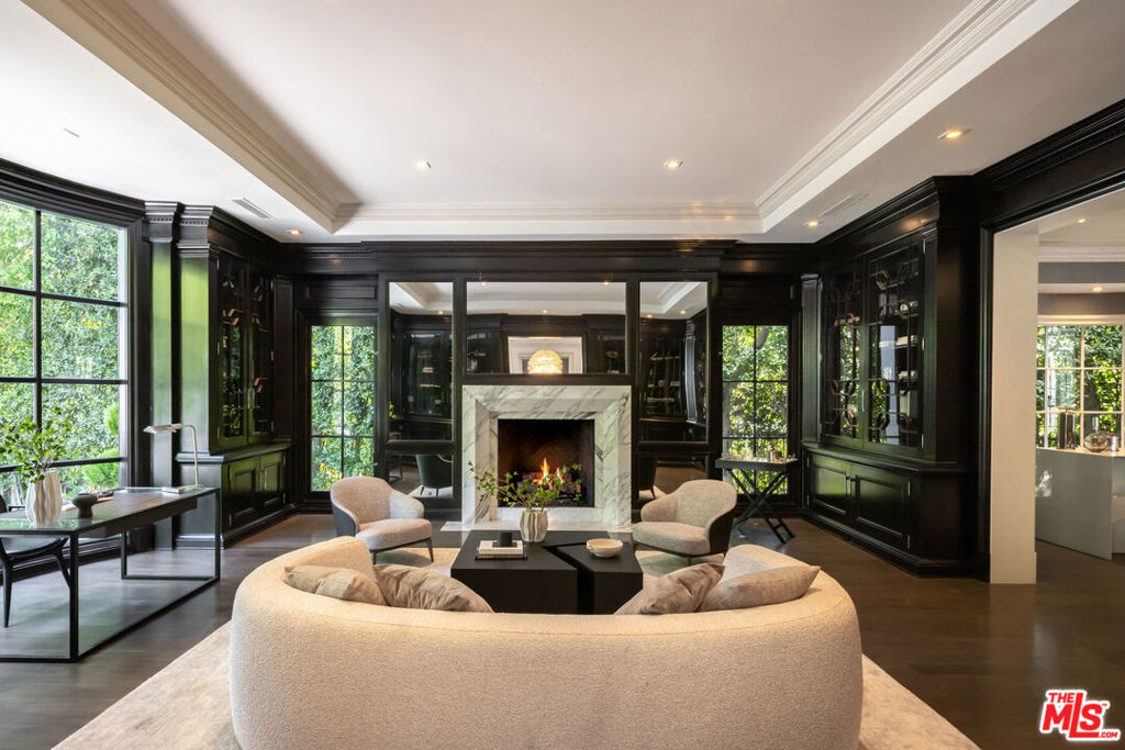 917 N Crescent Drive