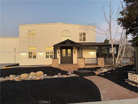 Photo of 428 N Curry Street, Tehachapi, CA 93561 (MLS # SW26117532)