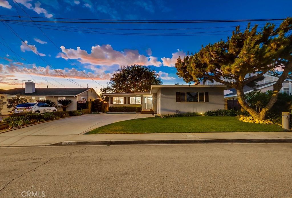 Photo of 863 Lincoln Ave, Monterey Park, CA 91755 (MLS # CV25241677)