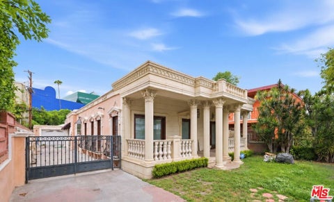 Photo of 621 Westbourne Drive, West Hollywood, CA 90069 (MLS # 26989647)