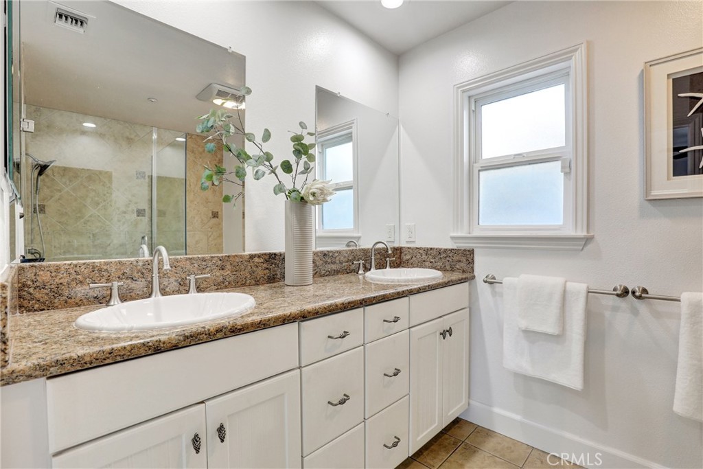 Newport Beach, California, 92660, United States, 4 Bedrooms Bedrooms, ,4 BathroomsBathrooms,Residential,Active,2031426
