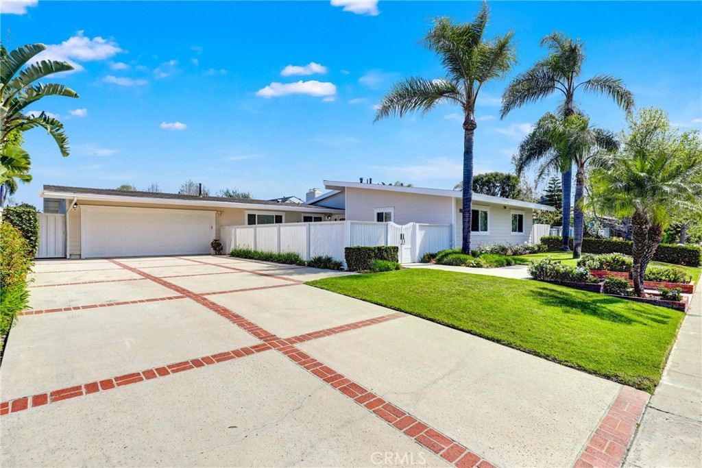 1112 Westcliff Drive