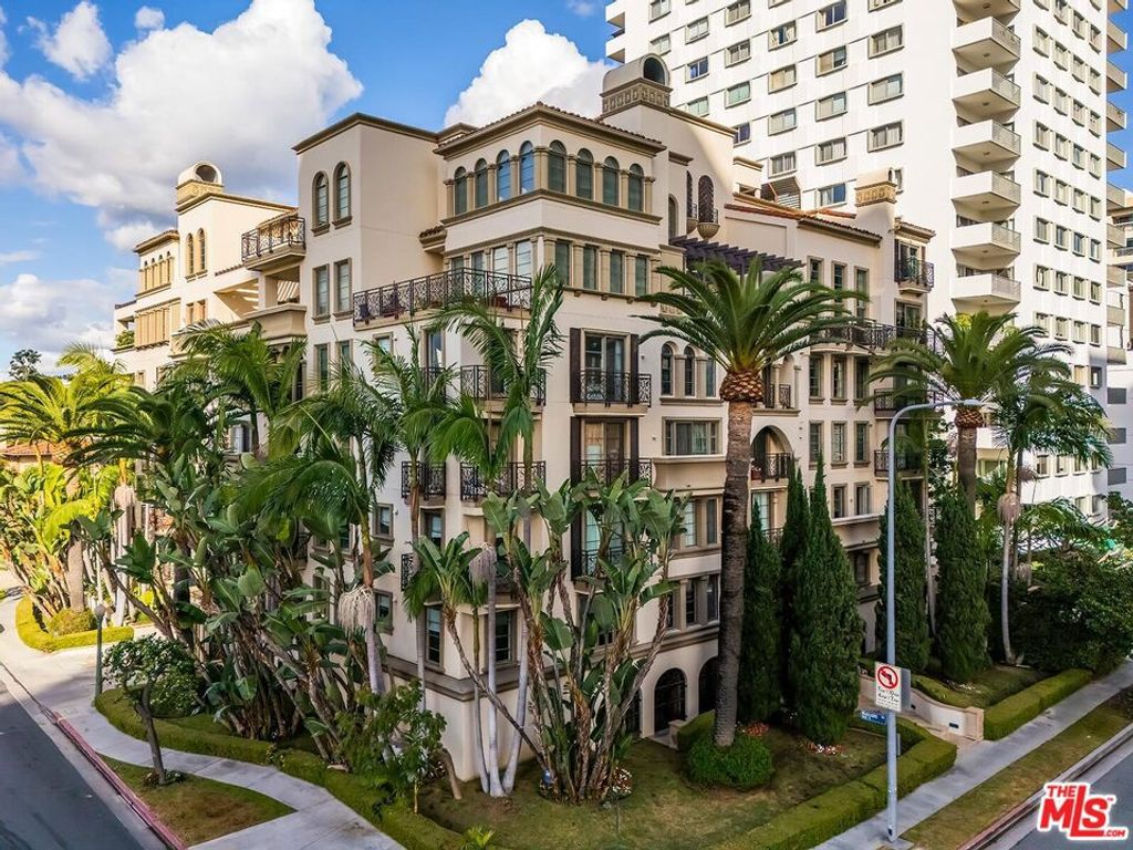 Photo of 10795 Wilshire Boulevard #403, Los Angeles, CA 90024 (MLS # 25609545)