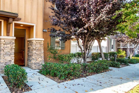 Photo of 3760 Dunkirk Drive, Oxnard, CA 93035 (MLS # V1-38704)