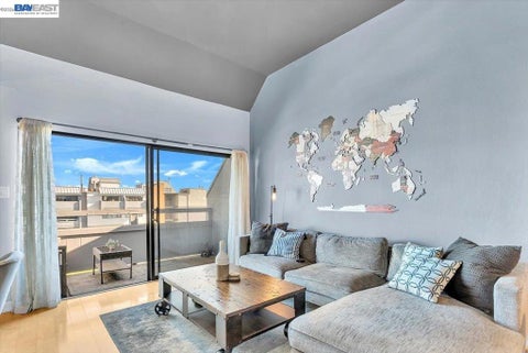 Photo of 7 Embarcadero #312, Oakland, CA 94607 (MLS # 41143380)