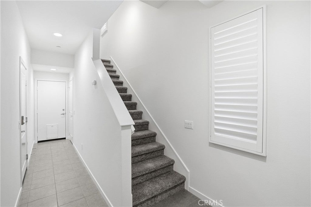 310 N Bellarose Way