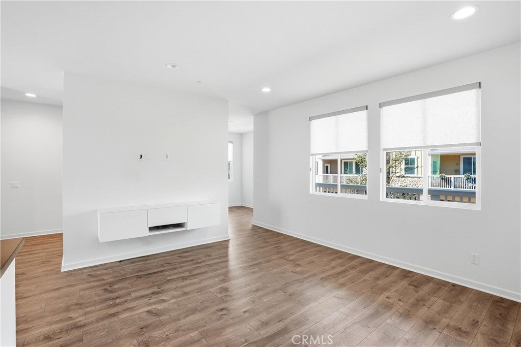 310 N Bellarose Way