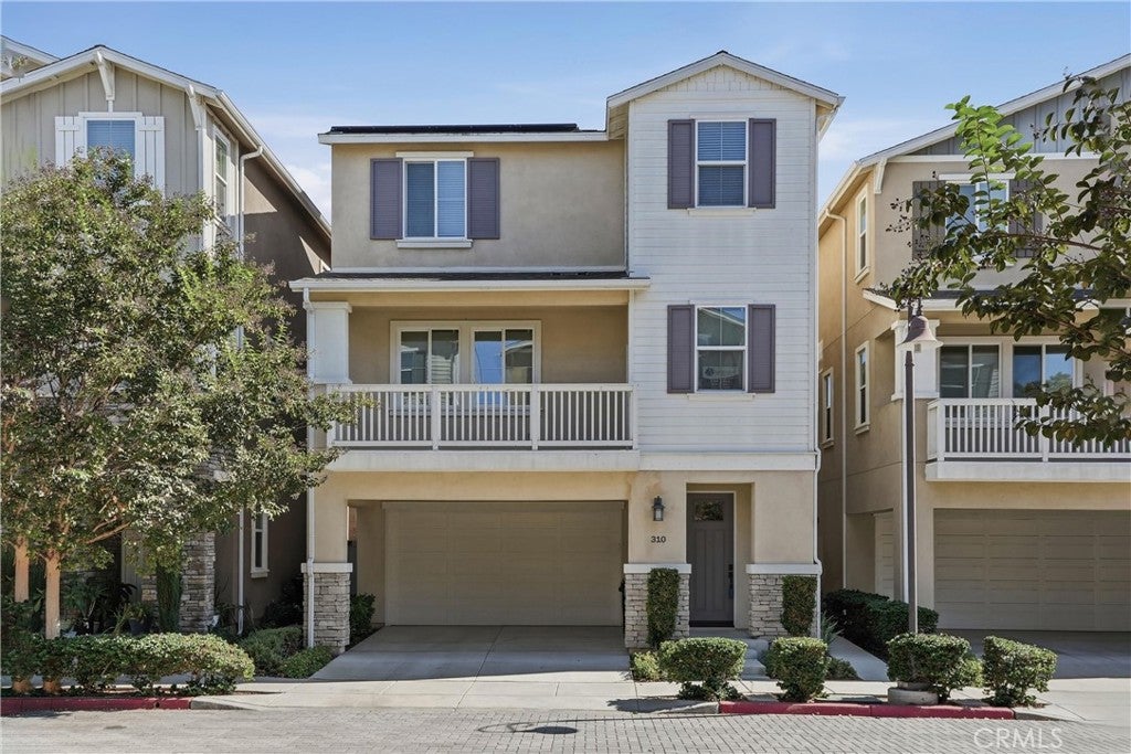310 N Bellarose Way