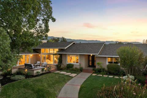 Photo of 14275 Hilltop Way, Saratoga, CA 95070 (MLS # ML82053919)