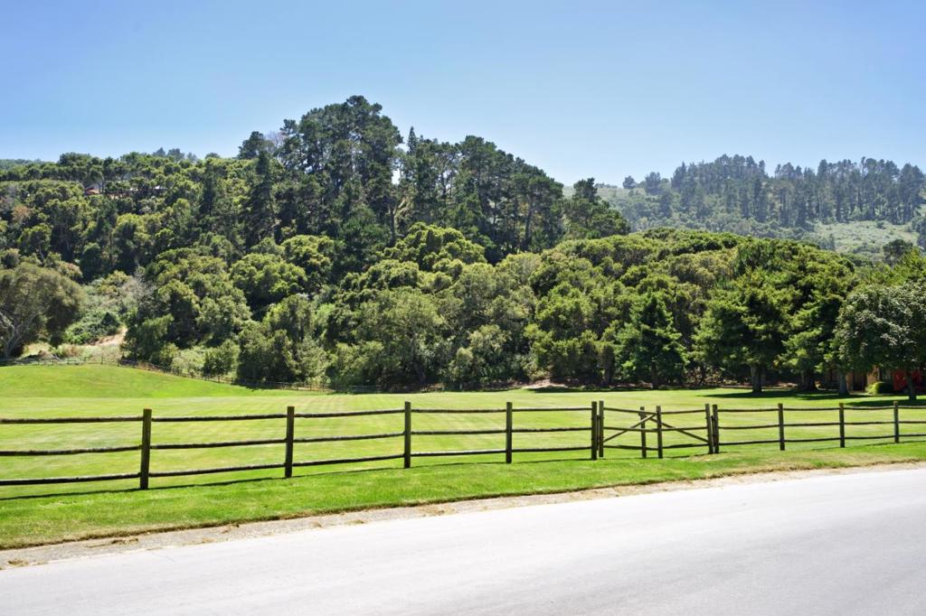 5496 Quail Meadows Drive