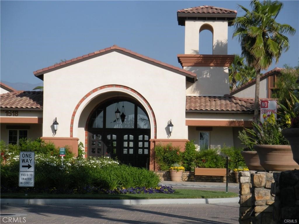 four seasons - Residential Lease