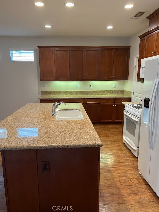 four seasons - Residential Lease