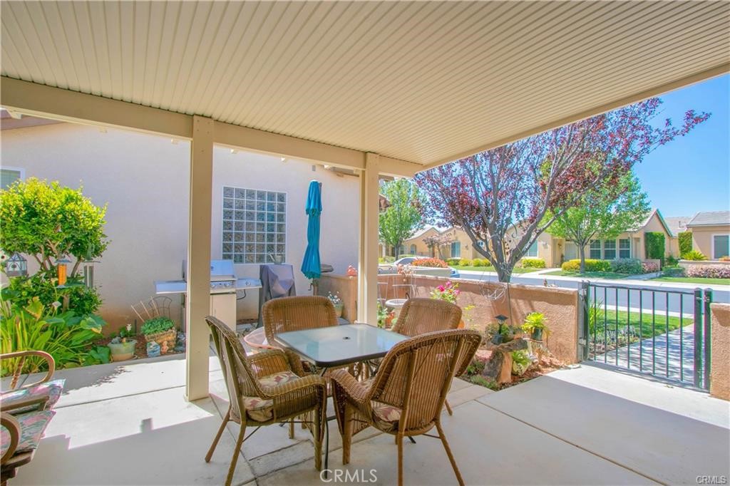 four seasons - Residential Lease