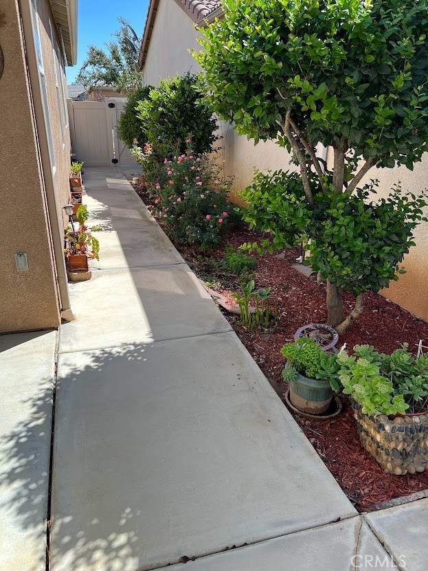 four seasons - Residential Lease