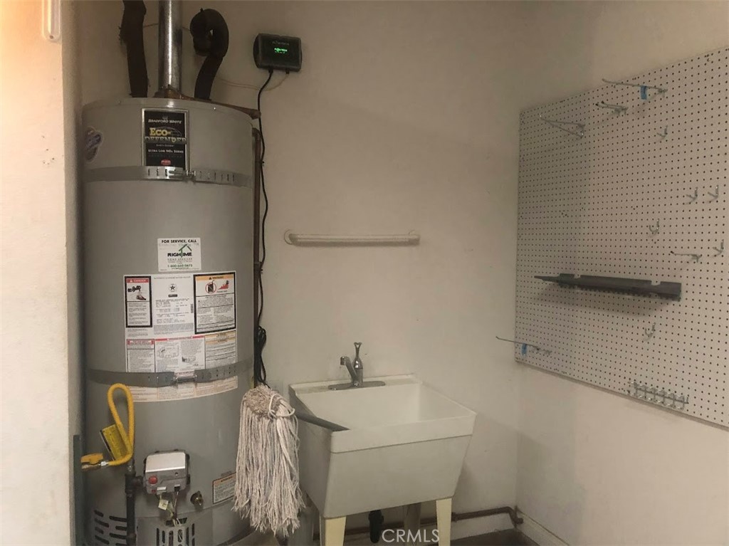 four seasons - Residential Lease