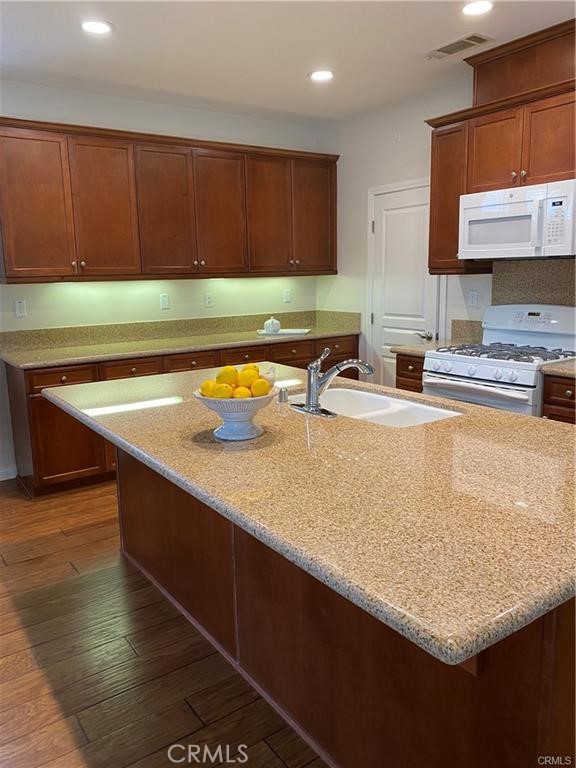 four seasons - Residential Lease