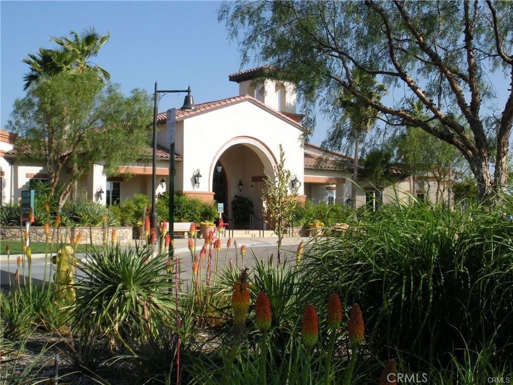 four seasons - Residential Lease