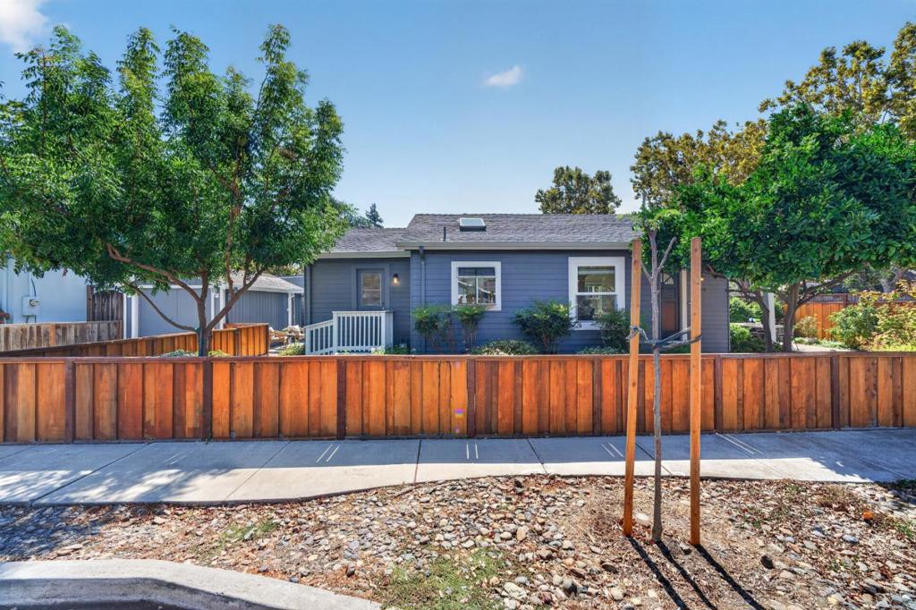 1030 O'Brien Court