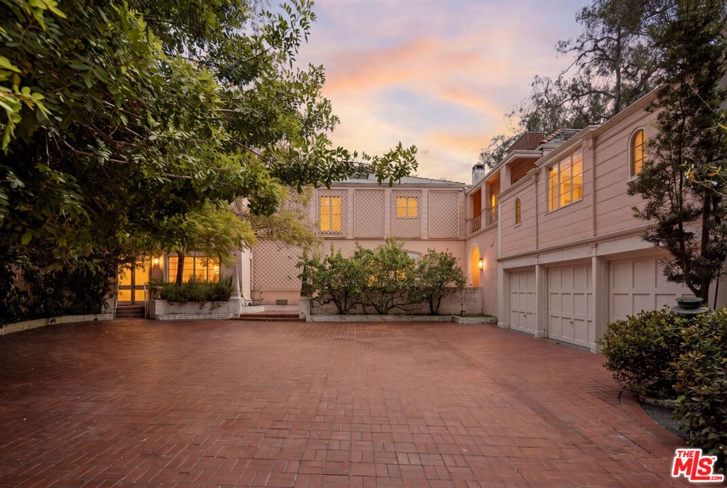 Photo of 10934 Bellagio Road, Los Angeles, CA 90077 (MLS # 26712731)