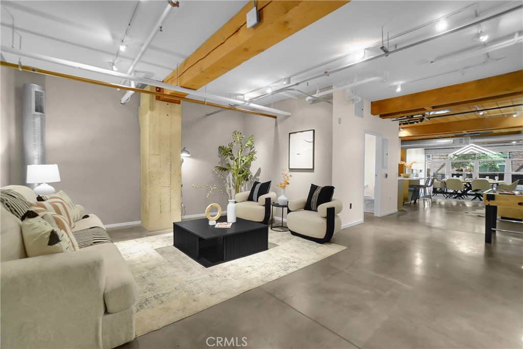 530 S Hewitt Street 146