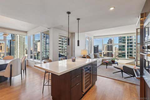 Photo of 1325 Pacific Highway HWY #2804, San Diego, CA 92101 (MLS # 260020738SD)