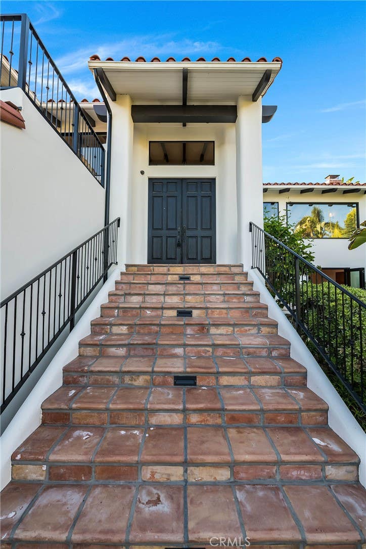 Photo of 24743 Vantage Point Terrace, Malibu, CA 90265 (MLS # OC25269874)