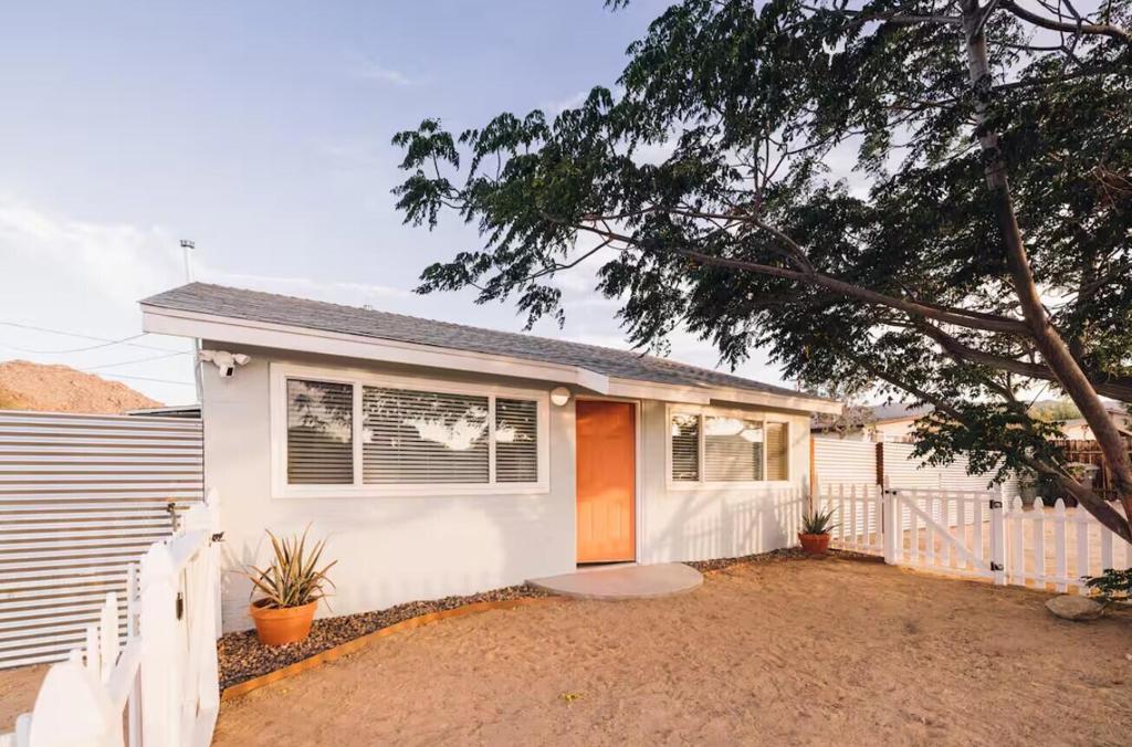 61887 Grand View Circle