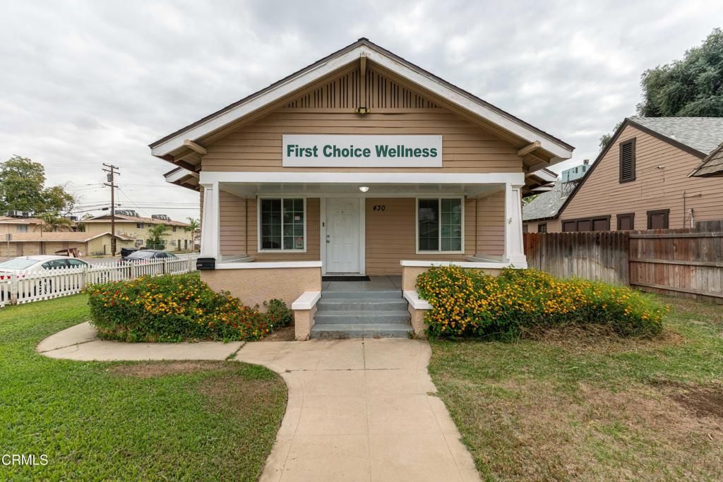 Photo of 430 H Street, Bakersfield, CA 93304 (MLS # V1-32993)
