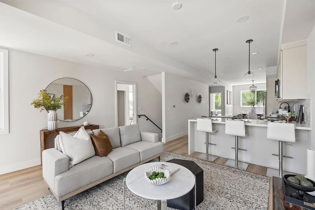 Photo of 523 Union Avenue, Campbell, CA 95008 (MLS # ML82031100)