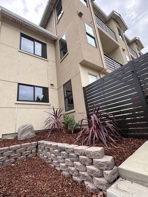 Photo of 523 Union Avenue, Campbell, CA 95008 (MLS # ML82031100)