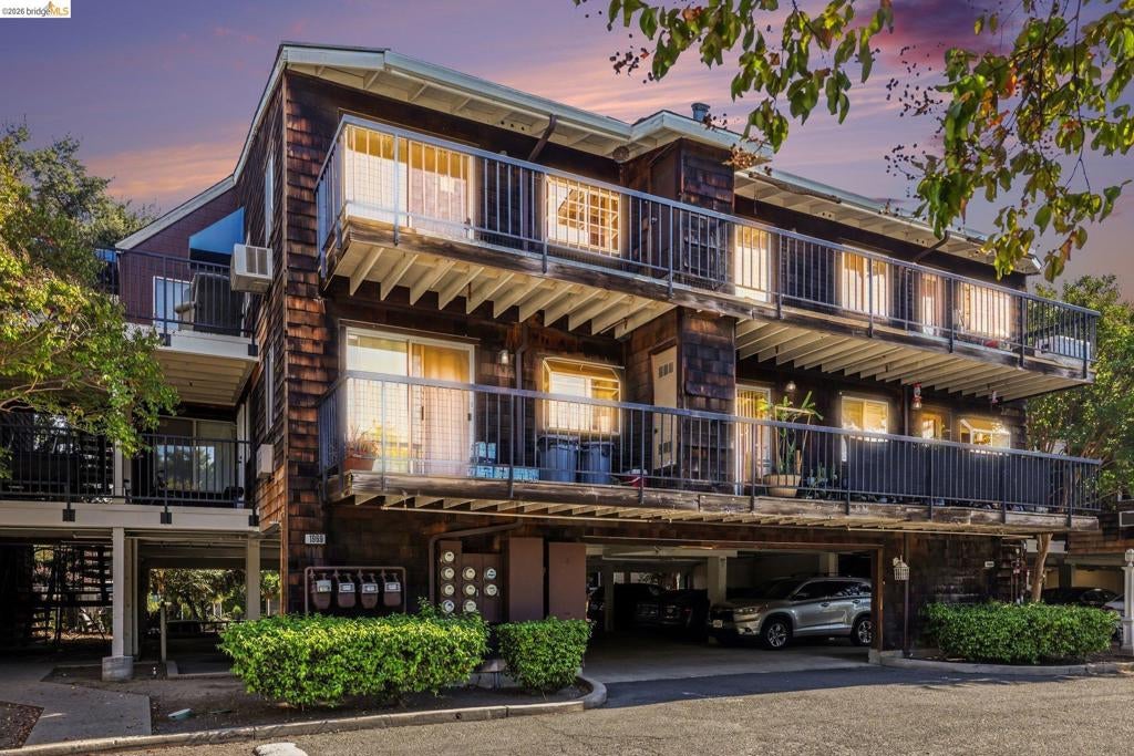1969 Bonifacio St 6