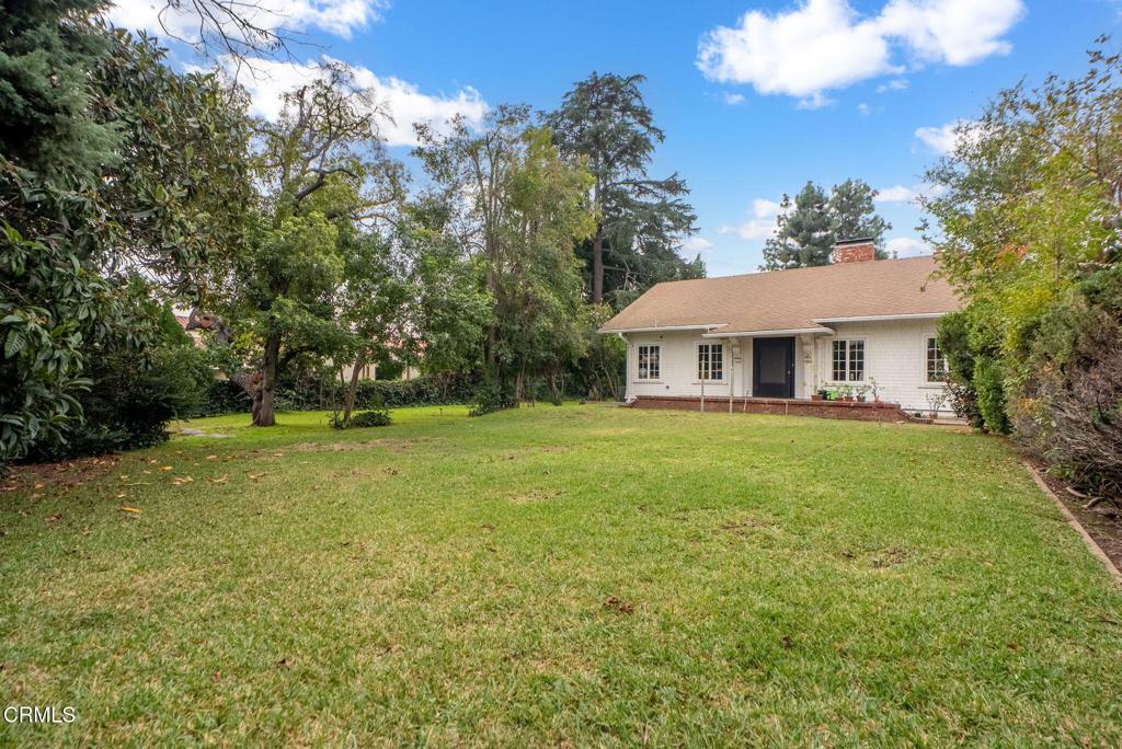 1825 S El Molino Avenue