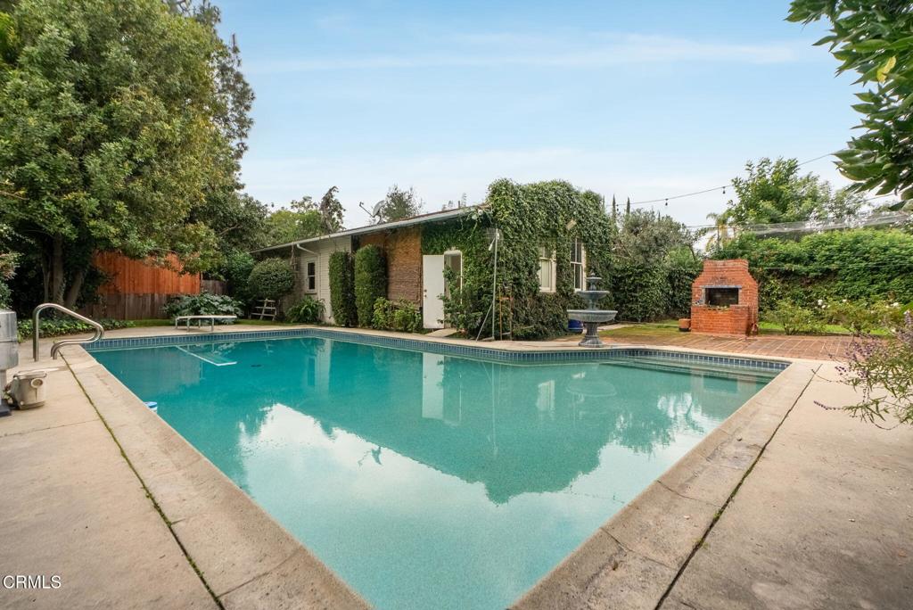 1825 S El Molino Avenue