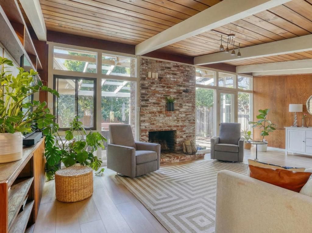 Photo of 1914 Channing Avenue, Palo Alto, CA 94303 (MLS # ML82037395)