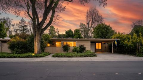 Photo of 1914 Channing Avenue, Palo Alto, CA 94303 (MLS # ML82037395)