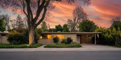 Photo of 1914 Channing Avenue, Palo Alto, CA 94303 (MLS # ML82037395)