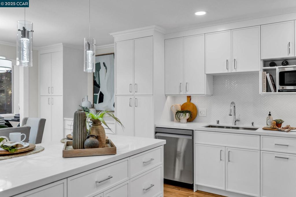 ROSSMOOR - Residential