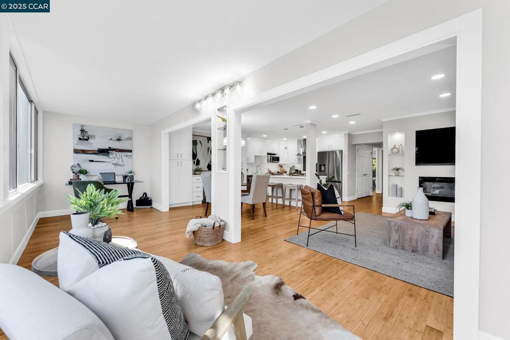ROSSMOOR - Residential