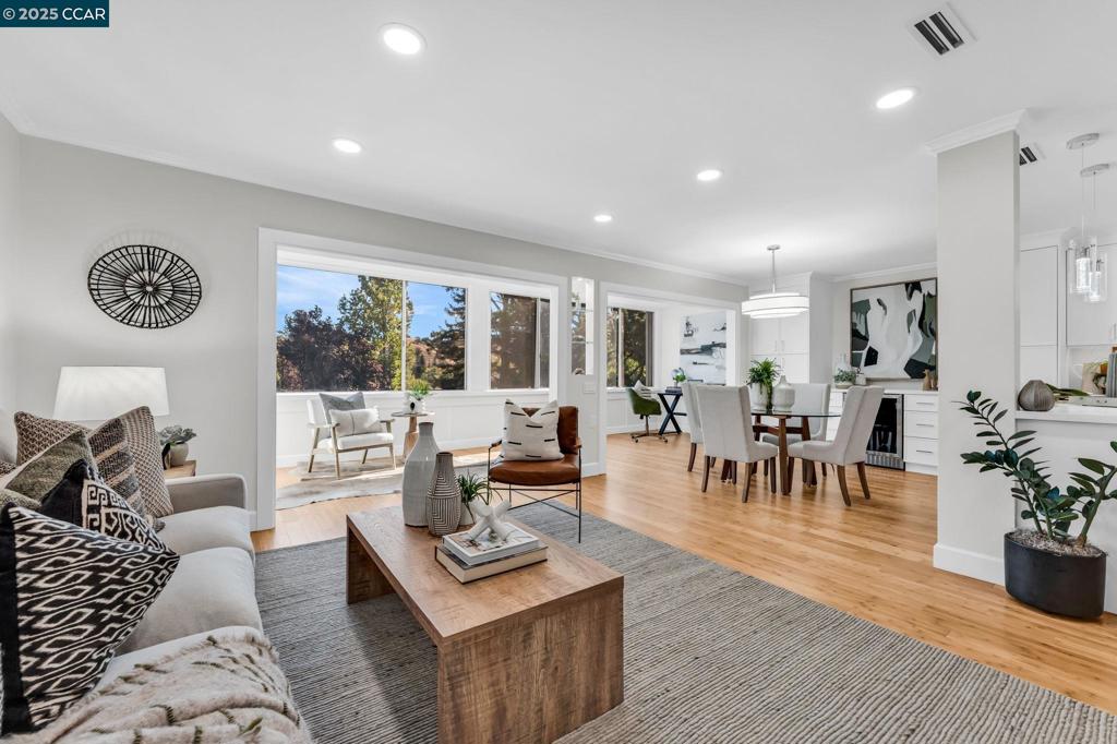 ROSSMOOR - Residential