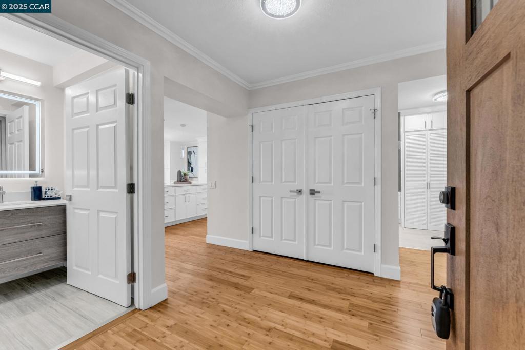 ROSSMOOR - Residential