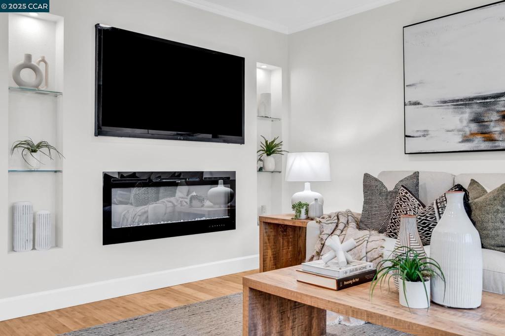 ROSSMOOR - Residential