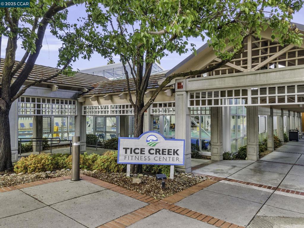 ROSSMOOR - Residential