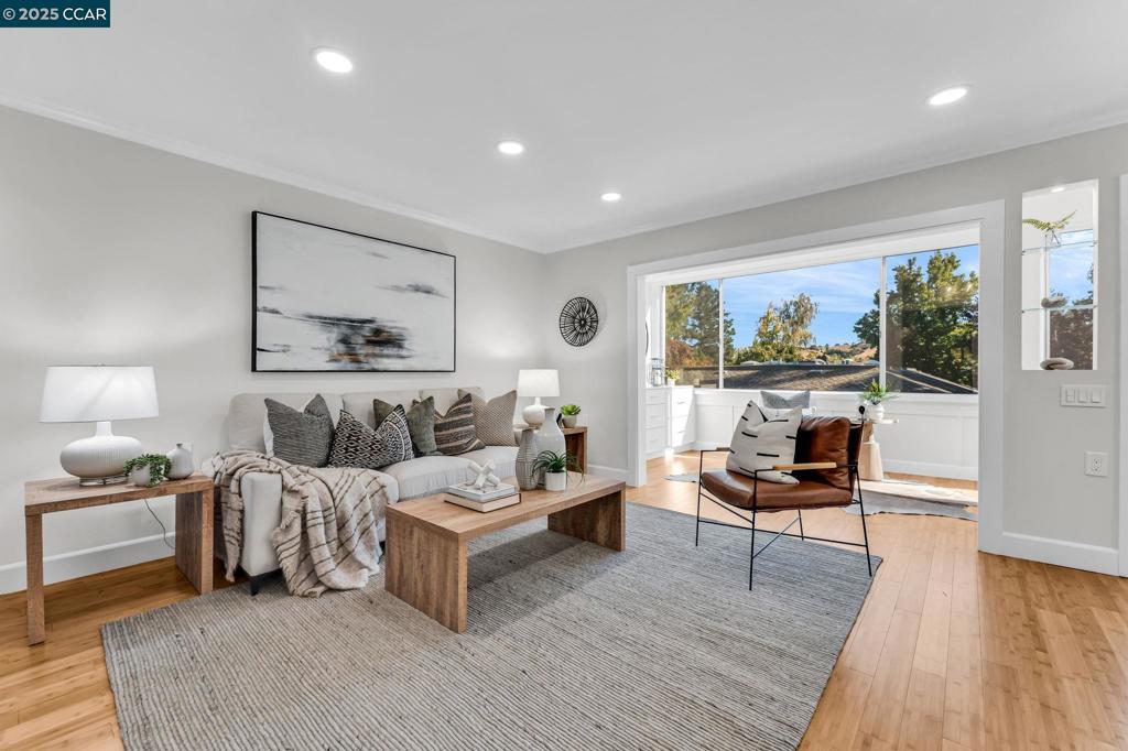 ROSSMOOR - Residential