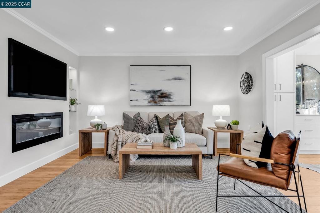 ROSSMOOR - Residential