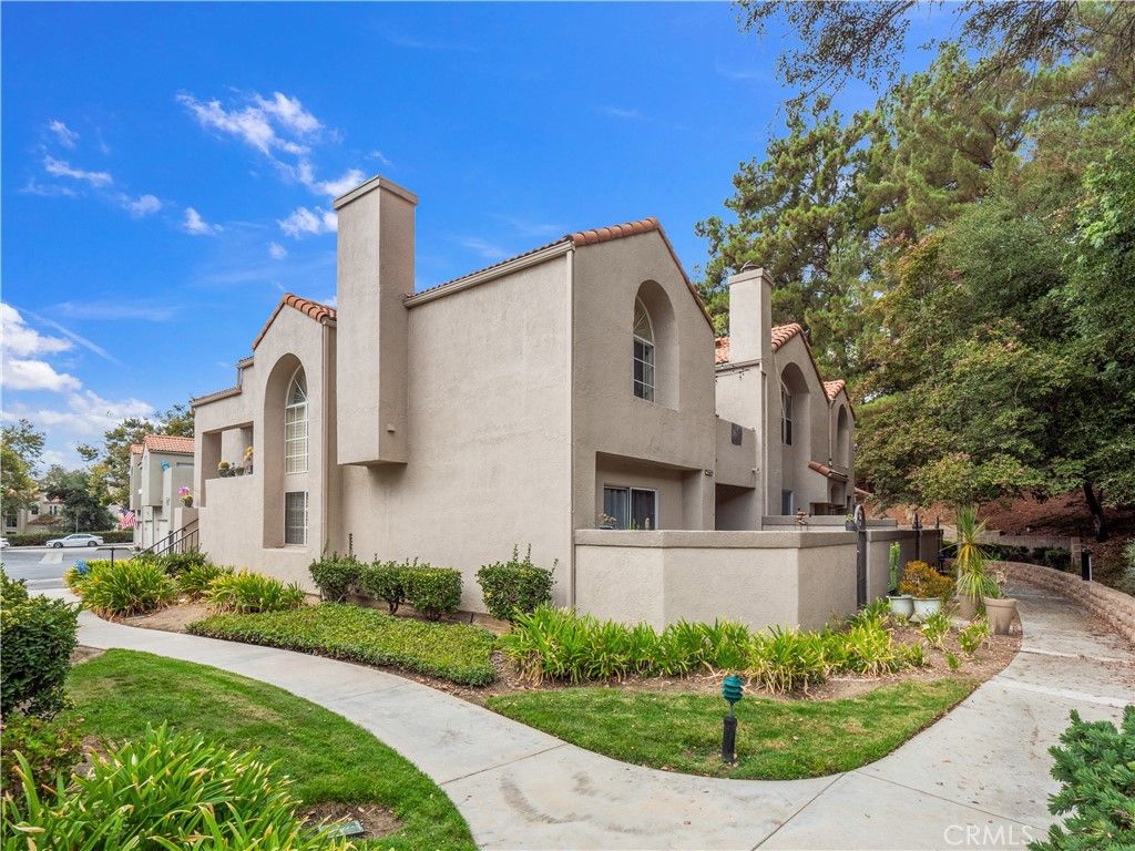 Photo of 11374 Old Ranch Circle, Chatsworth, CA 91311 (MLS # SR25200125)