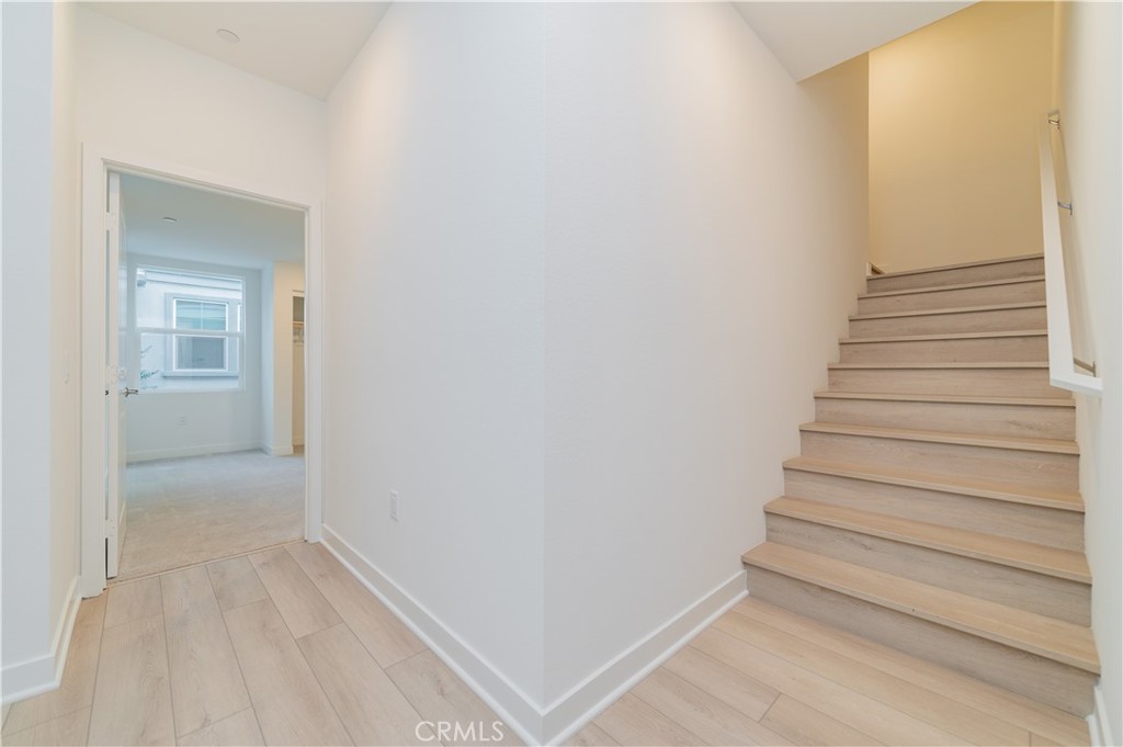 1074 N Anaheim Blvd 2