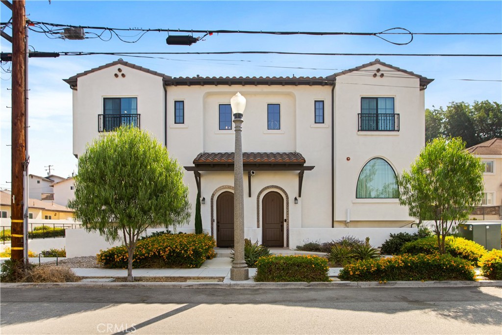 250 S Arroyo Drive 1