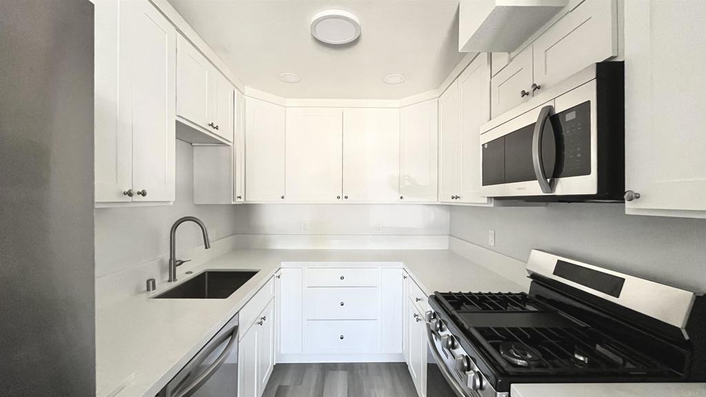 Amazing fully remodeled 2 bed and 1 bathroom apartment with desired upgrades throughout: top of the line stainless steel appliances including washer/dryer, dishwasher, and quartz countertops. The home is also equipped with in unit washer and dryer and has a community garden for all the residents. The unit is near the downtown heart of Escondido which has an artistic blend of historic and new. It’s the location of the city’s oldest park, Grape Day Park, and the California Center for the Arts, Escondido. There is a variety of boutiques, gift shops, and bakeries. Maple Street Plaza, located off Grand Avenue, is an esplanade that hosts events. Other great destinations in Central Escondido are the San Diego Discovery Museum and the Escondido History Center, which features a historic Victorian farmhouse complete with weathervane. Central Escondido extends from Centre City Parkway east to North Juniper Street. You’ll discover ample apartment communities in the neighborhood, along with several bus stops for car-free commutes. The Escondido Transit Center includes the Sprinter light rail as well as bus service for those traveling to nearby cities, including Oceanside, Encinitas, and Carlsbad.