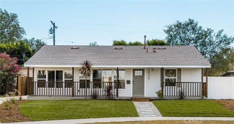 Photo of 2430 W Bennett St, Compton, CA 90220 (MLS # WS26208682)