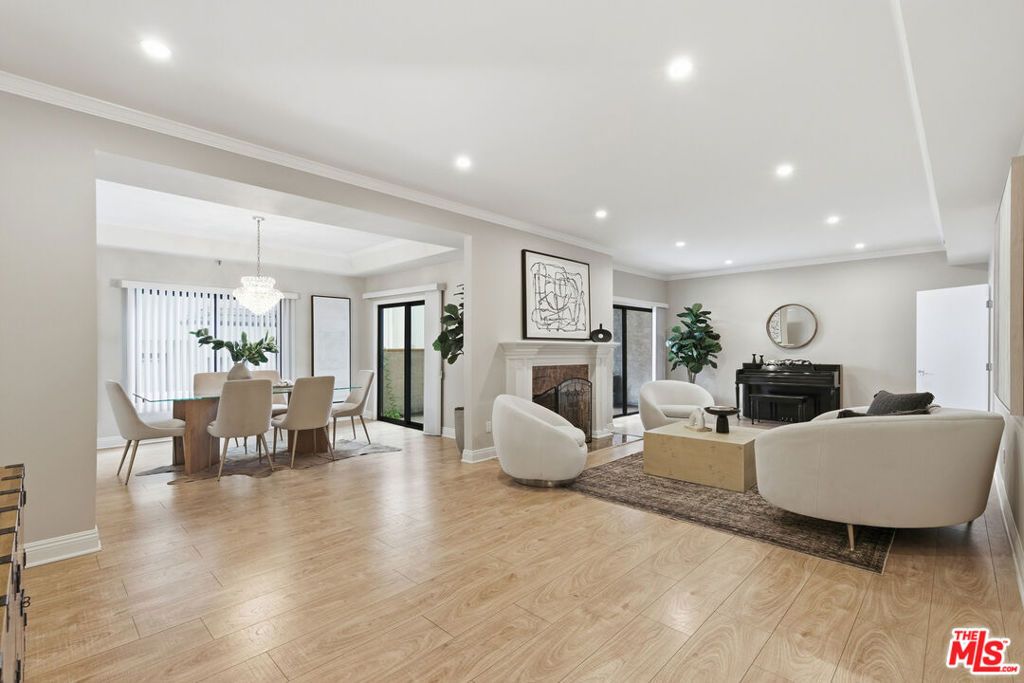 Photo of 5240 Zelzah Avenue #106, Encino, CA 91316 (MLS # 26638019)